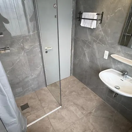 Pensjonat J&r Gaestezimmer Kassel *